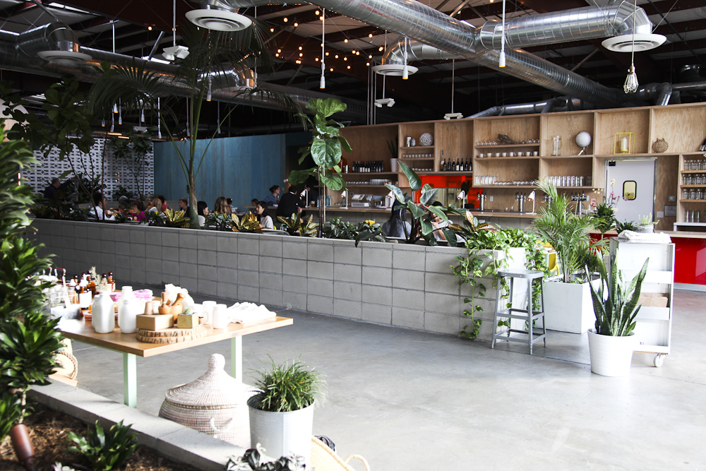 Yoga, detoxen, vegane Küche, cold pressed juices, Konzerte und workshops unter einem Dach in Californien