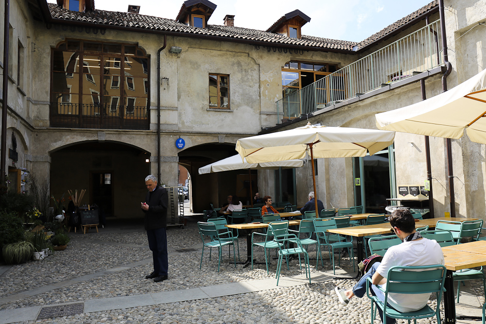 Posto a Milano, Nicola Bramigk