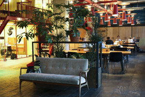 Canvas im Volks Hotel, Nicola Bramigk