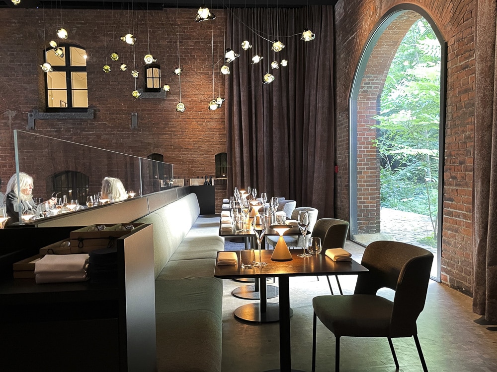 Lovis Restaurant • Smart Travelling